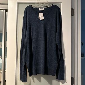 Old Navy V-Neck Sweater Size: L